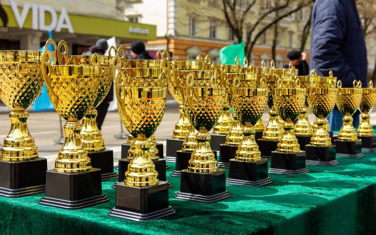 ФКиС снова первые